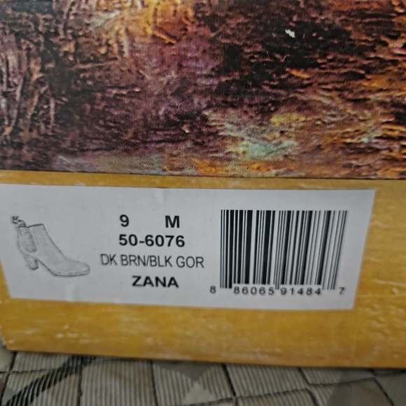 Bella Vita Dark Brown Heeled Boots - Picture 6 of 6